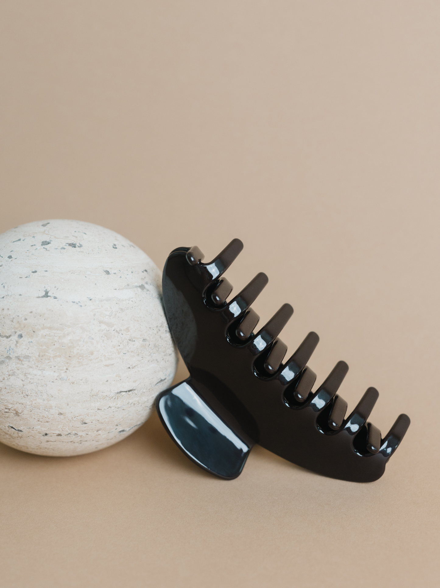 Medium Hair Claw - Ganache