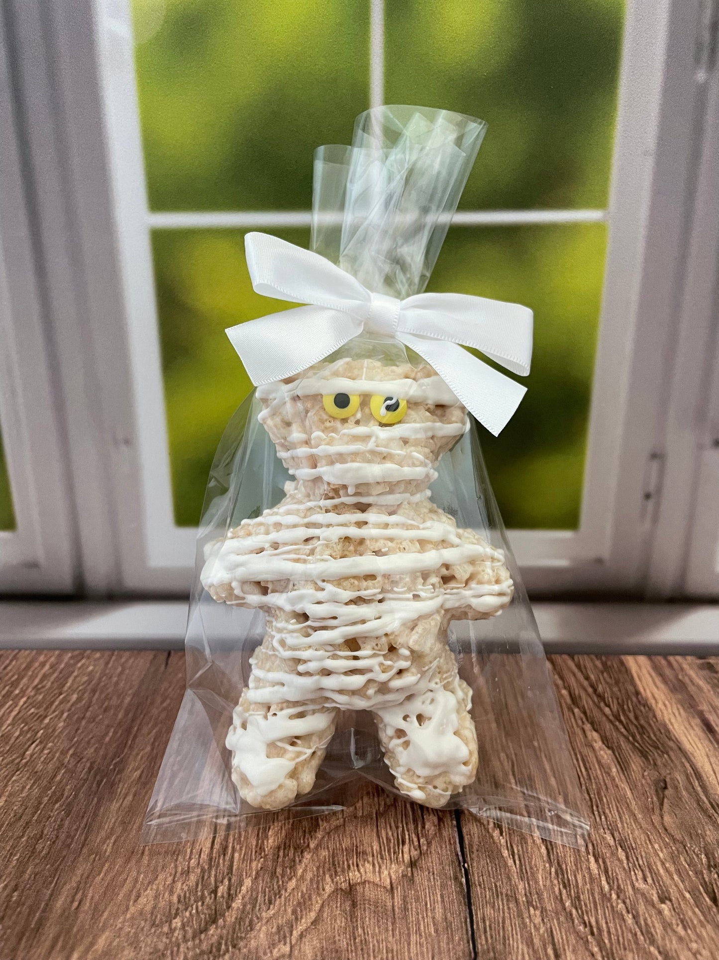 Halloween "Mummy" Bear Rice Crispie Treats