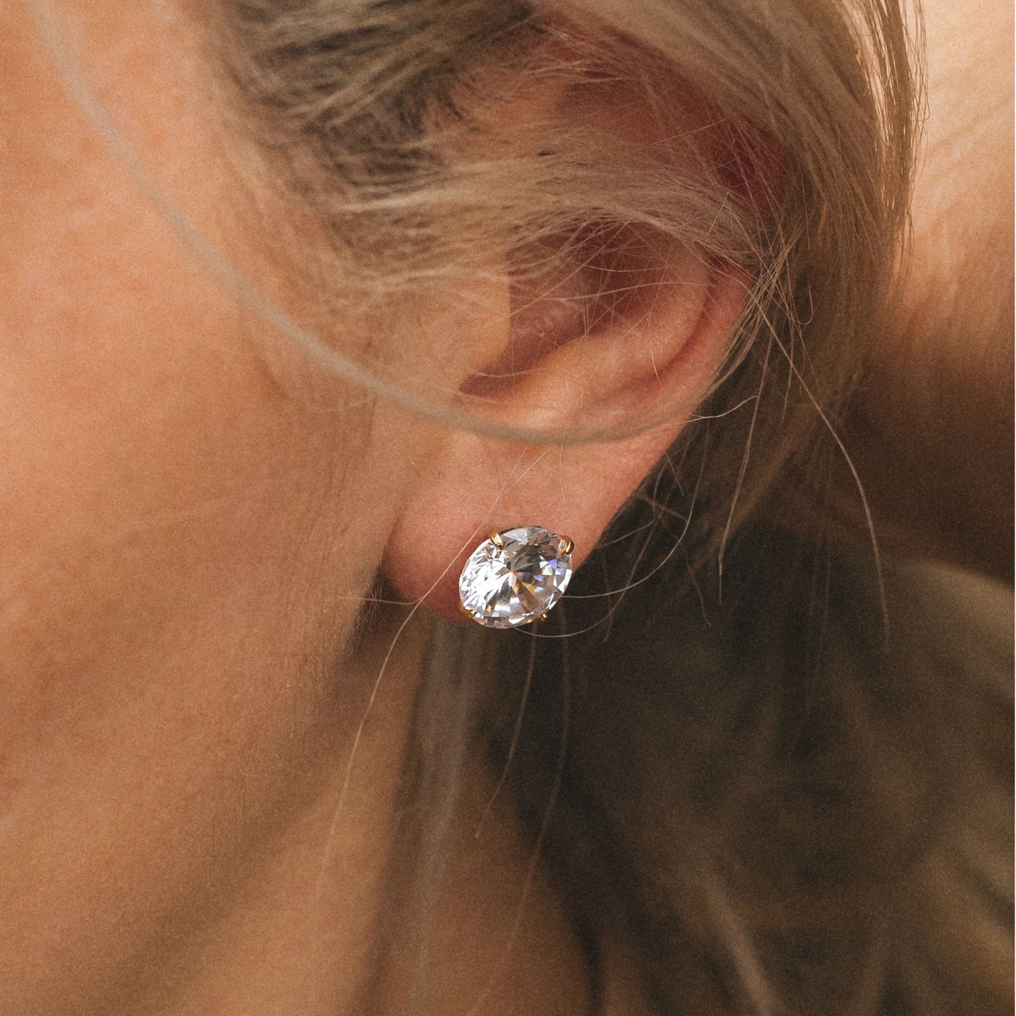 Round Cz Studs