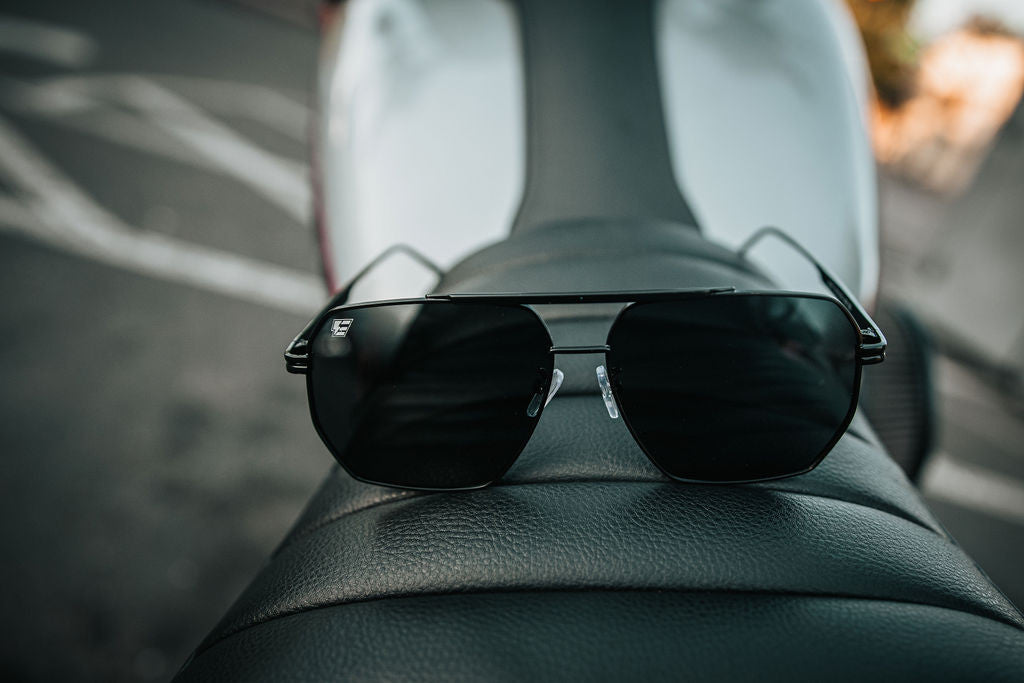 The Edge. Black/Black